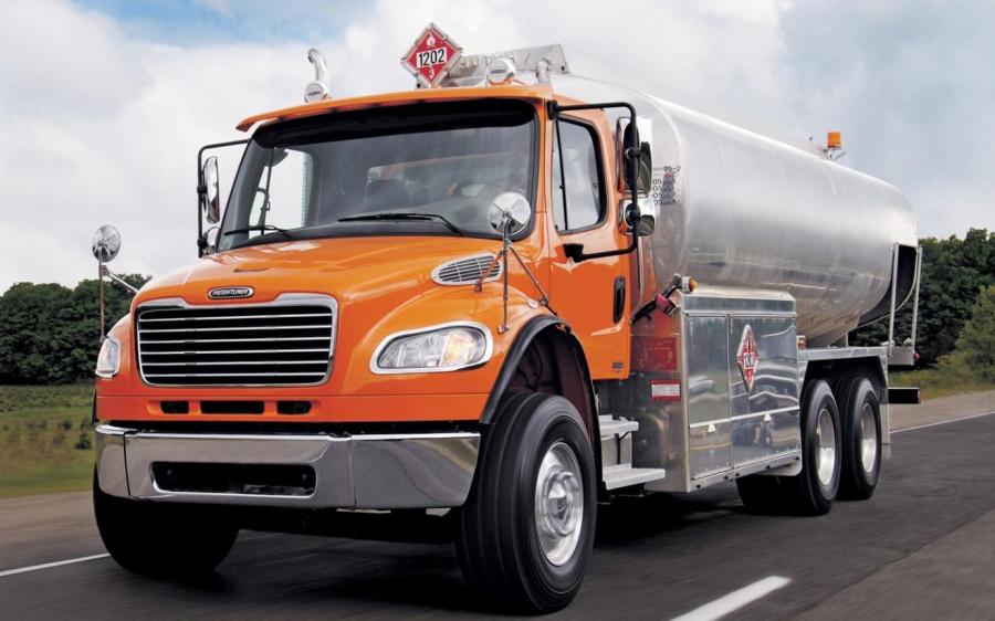 Freightliner Business Class M2 112 Tanker '2002